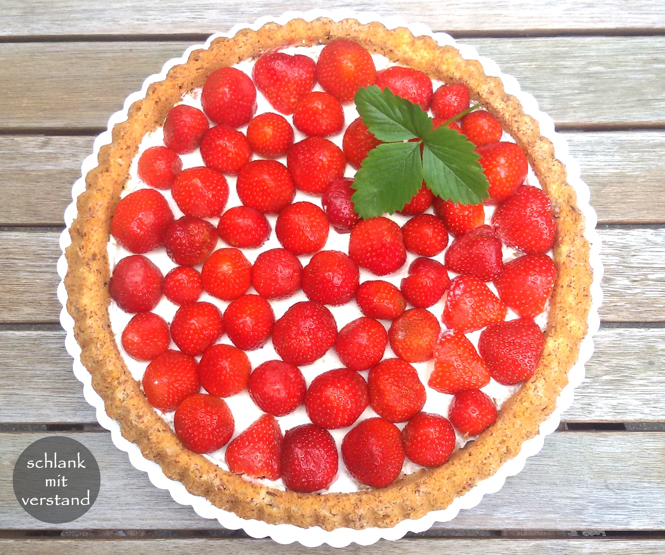 low carb Erdbeerkuchen mit Mandelboden