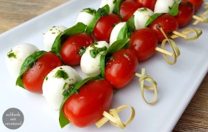 Tomaten-Mozzarella-Spieße low carb Rezept