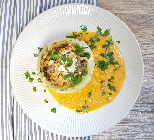 Gefüllter Kohlrabi low carb