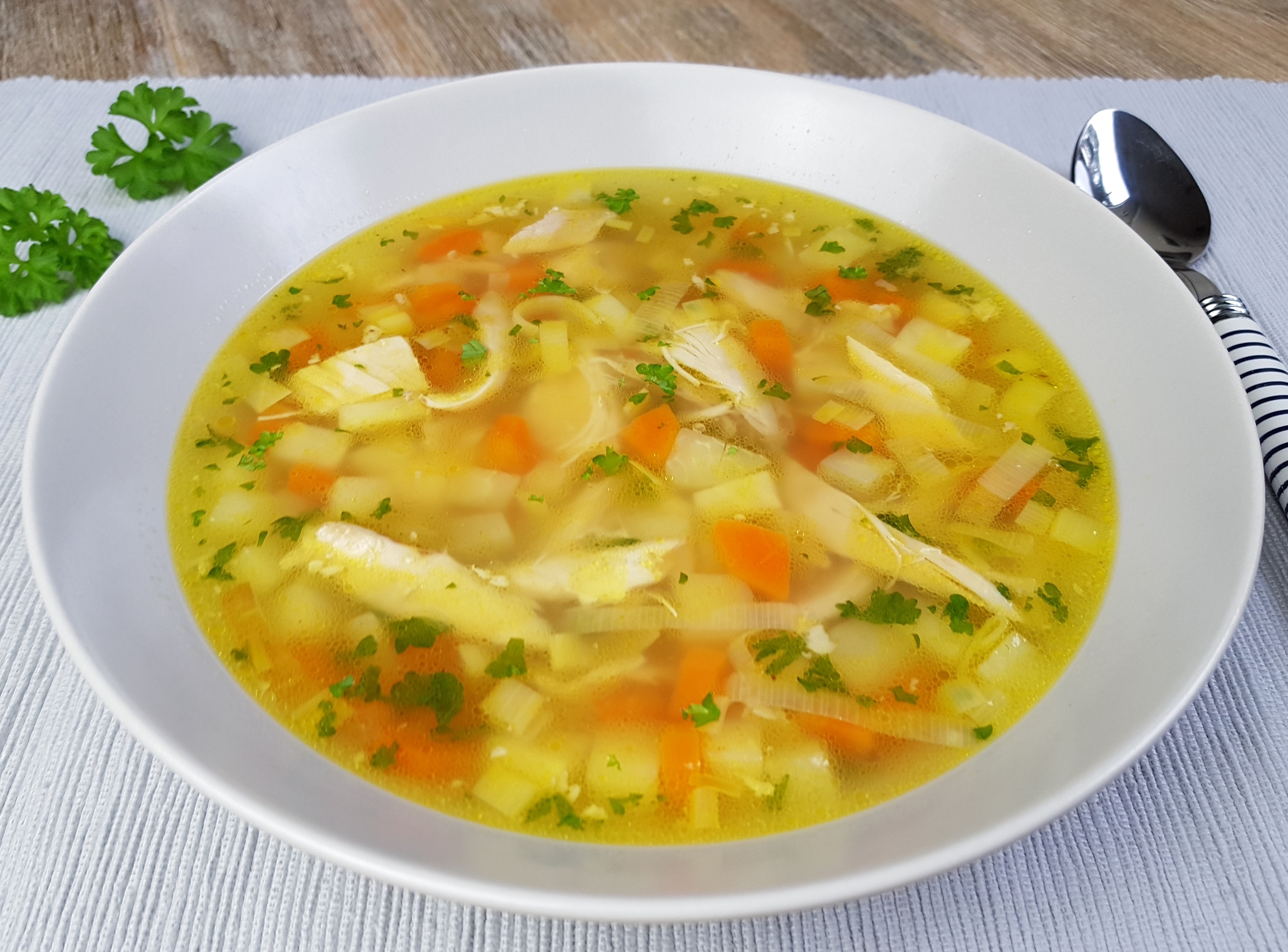 low carb Hühnersuppe