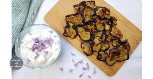 Auberginen Chips mit Schnittlauchquark low carb Snack