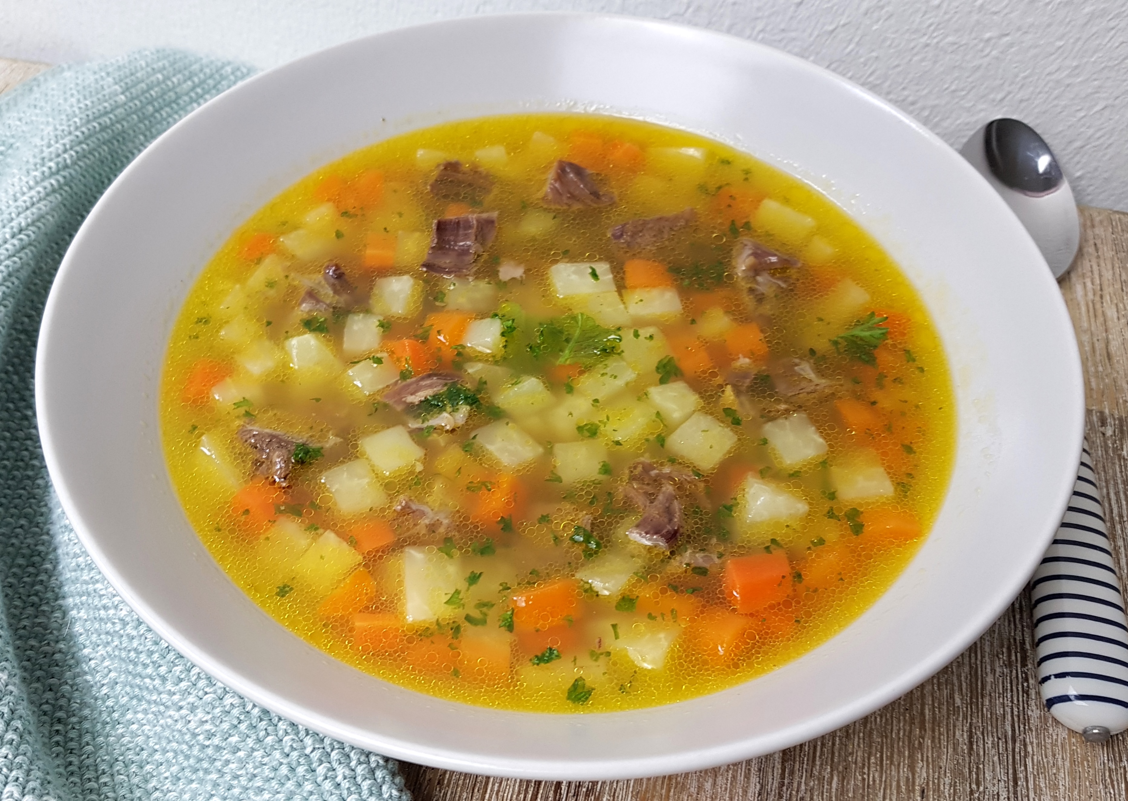 Rindersuppe mit Gemüse Rezept